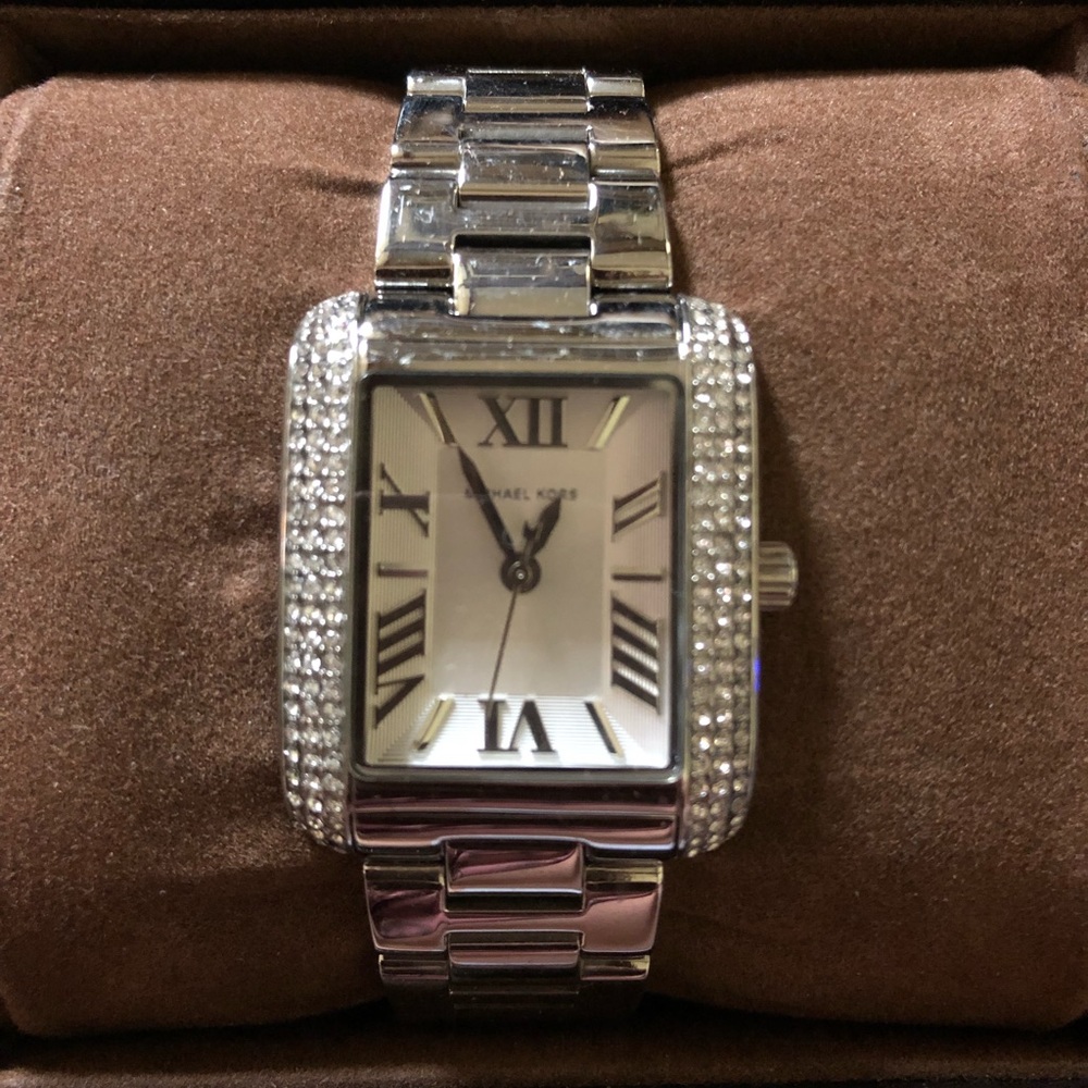 Michael Kors Watch - Picture 2 of 2